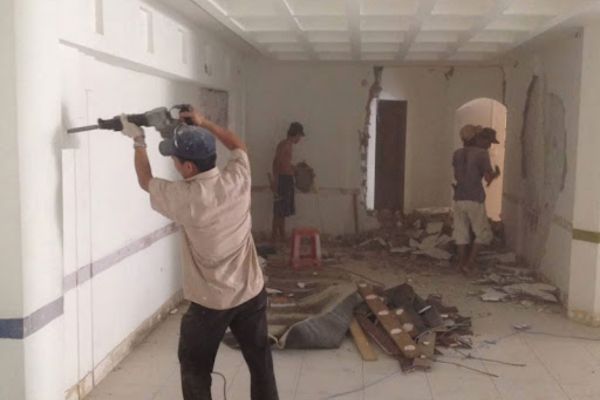 Dịch Vụ Tháo Dỡ Trần Vách Thạch Cao Cũ 1 vach thach cao - đồ cũ Minh Tiến