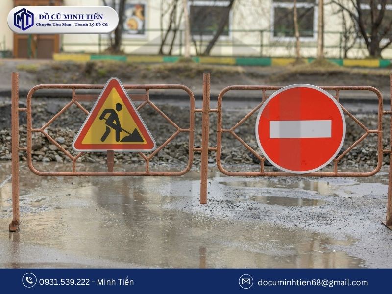 Chuẩn bị trước khi phá dỡ công trình: 7 việc cần chuẩn bị trước 5 Thiết Kế Hàng Rào Và Biển Báo