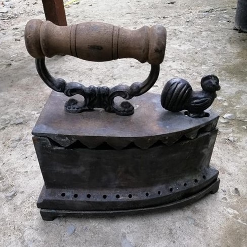 Thu Mua Bàn Ủi Con Gà Giá Cao Nhất Toàn Quốc 3 ban ui con ga - đồ cũ Minh Tiến